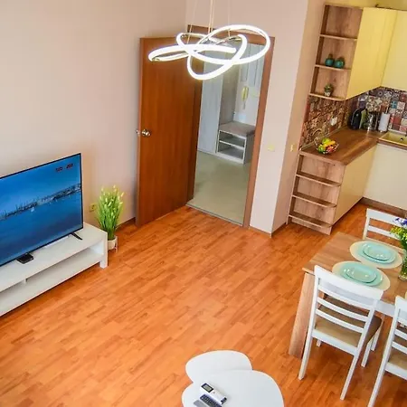 Charming Sunny Apartment+swimming Pool Apartment