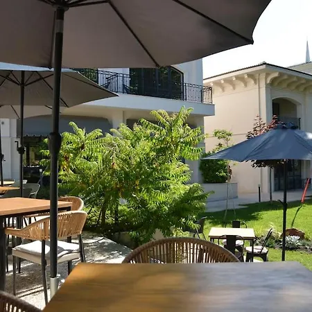 Apartment Charming Sunny Apartment+swimming Pool