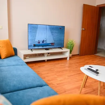 Charming Sunny Apartment+swimming Pool Apartament
