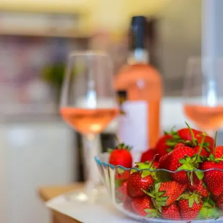 شقة Charming Sunny Apartment+swimming Pool سينتس قسطنطين وهيلينا