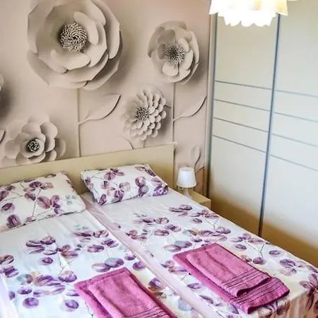 Charming Sunny Apartment+swimming Pool * Szent Konstantin és Elena