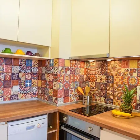 شقة Charming Sunny Apartment+swimming Pool سينتس قسطنطين وهيلينا