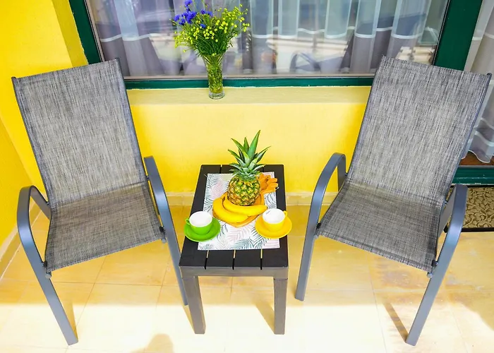 Charming Sunny Apartment+swimming Pool 公寓 圣君士坦丁和海伦那