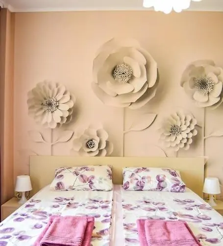 Charming Sunny Apartment+swimming Pool Apartman *