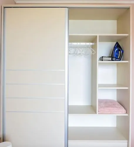 Charming Sunny Apartment+swimming Pool * 圣君士坦丁和海伦那